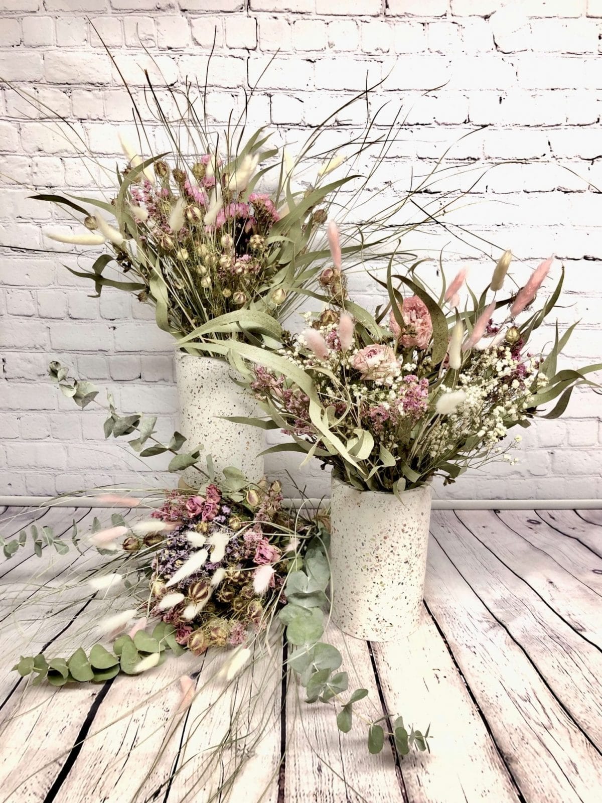 Bouquet de fleurs séchées roses et blanches